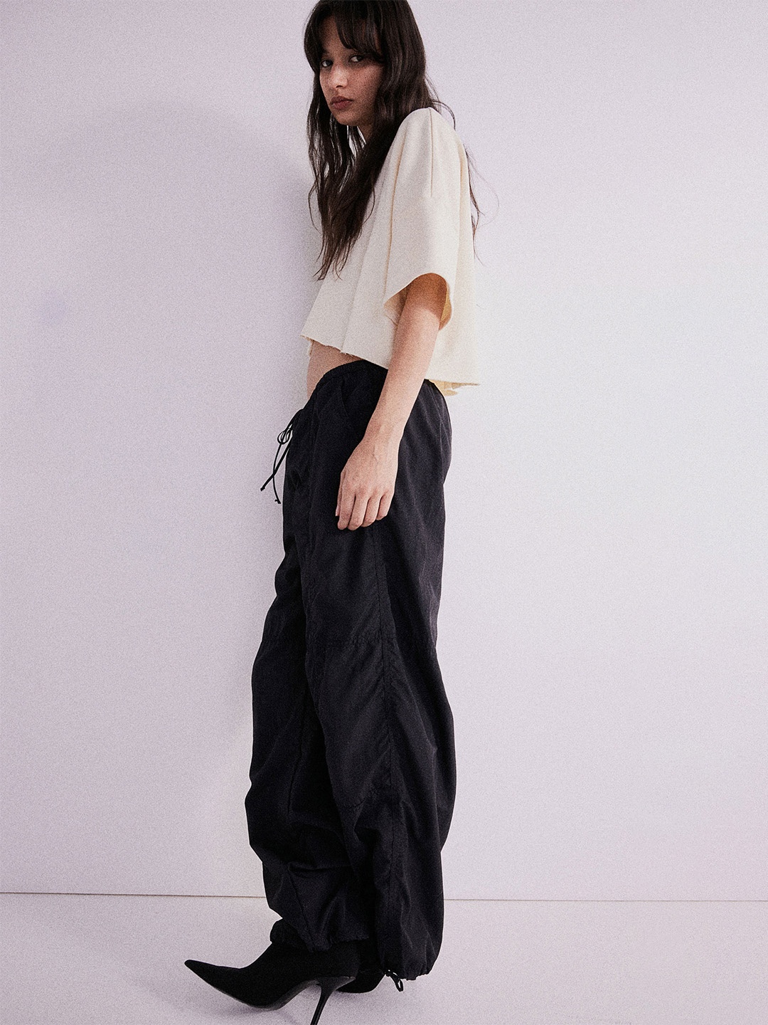 

H&M Women Nylon Parachute Trousers, Black