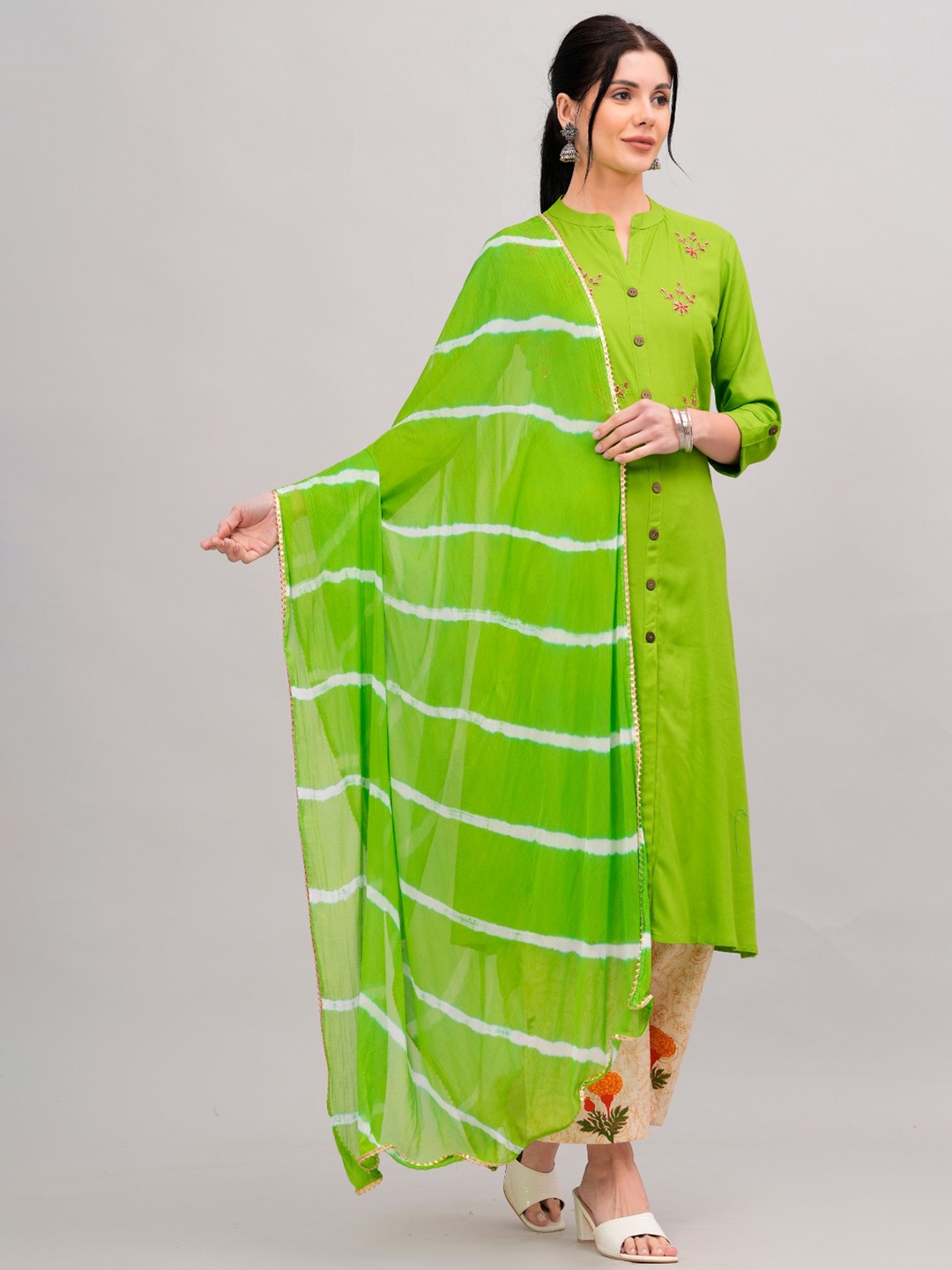 

MAUKA Floral Embroidered Straight Kurta with Palazzos & Dupatta, Green