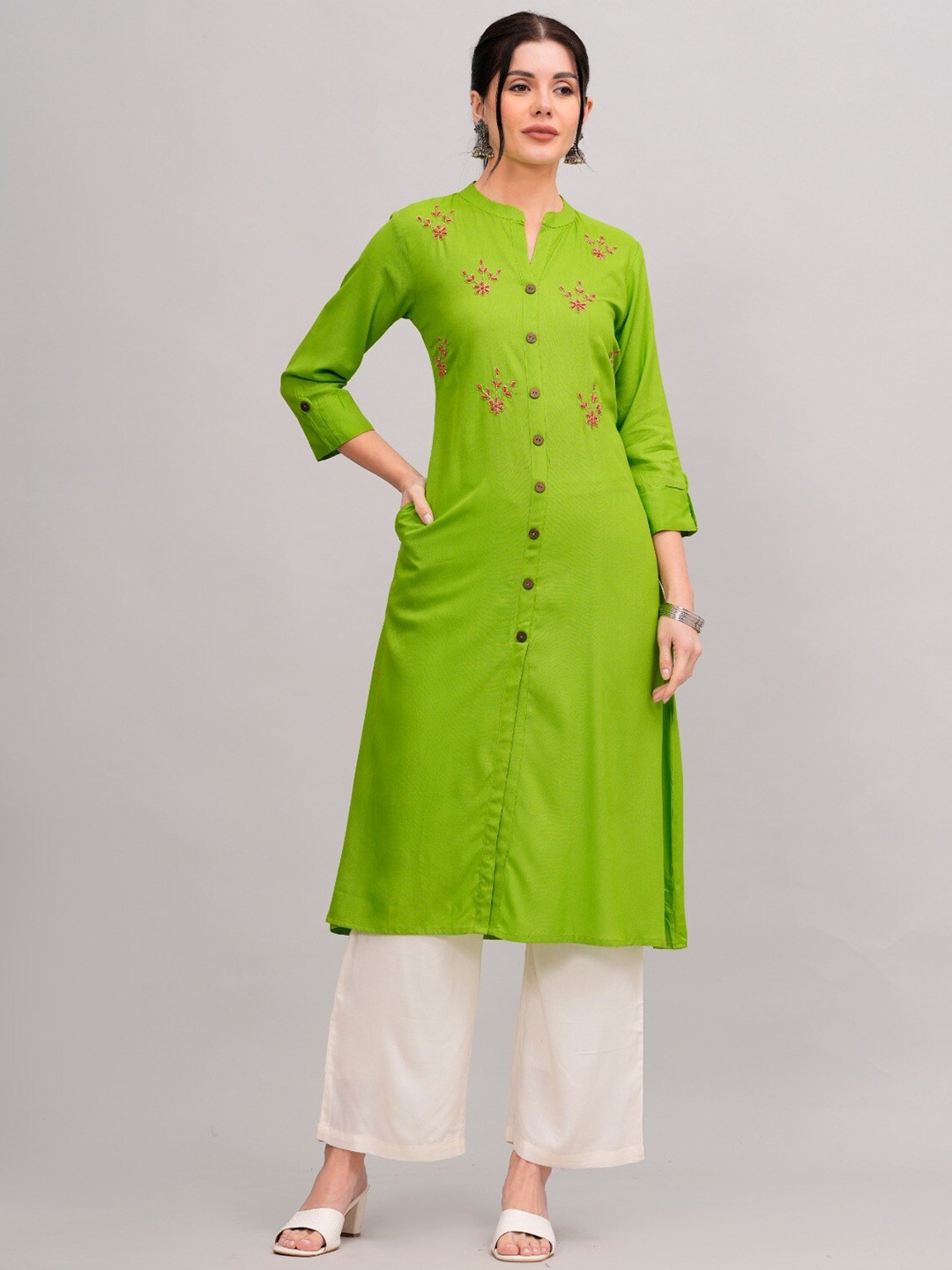 

MAUKA Ethnic Motifs Embroidered Regular Thread Work A-Line Kurta With Palazzos, Green