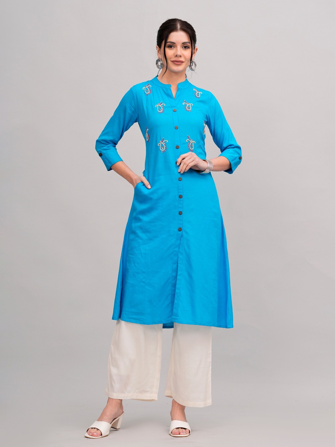 

MAUKA Embroidered Regular Thread Work Kurta With Palazzo, Blue