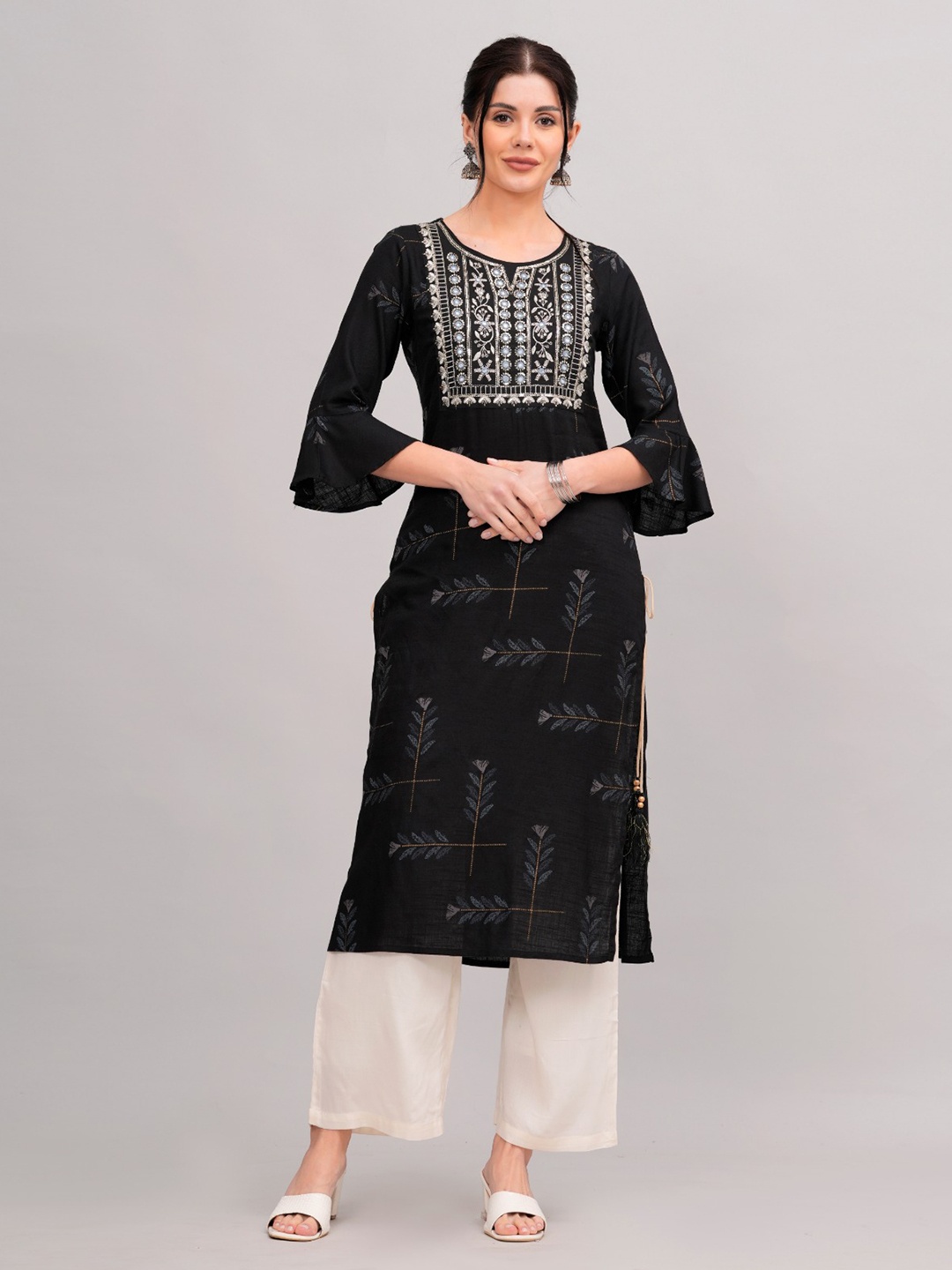 

MAUKA Embroidered Regular Thread Work Kurta With Palazzo, Black