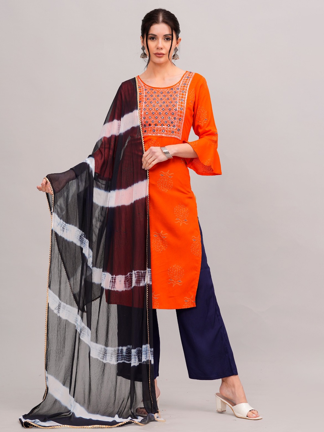

MAUKA Ethnic Motifs Printed Regular Thread Work Kurta With Palazzos & Dupatta, Orange