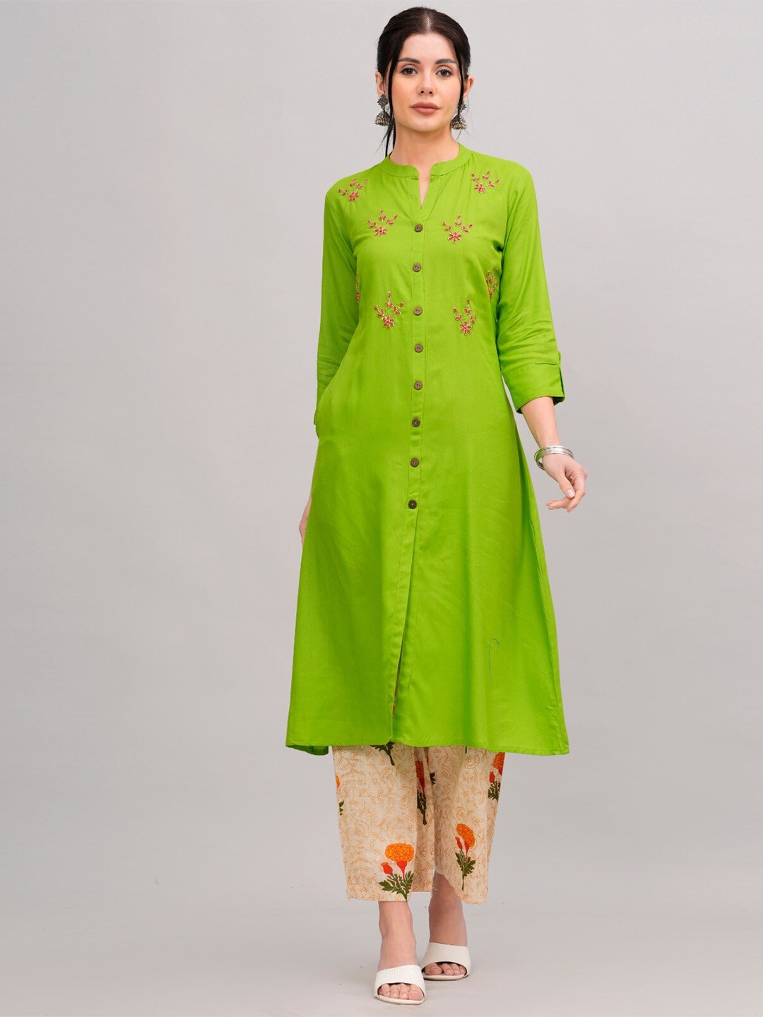 

MAUKA Ethnic Motifs Embroidered Regular Thread Work Kurta with Palazzos, Green