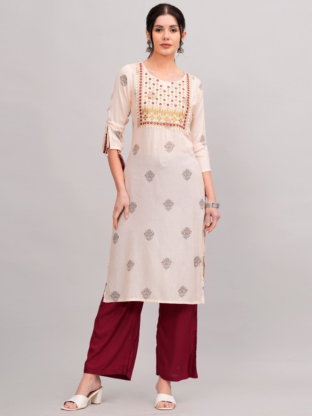 

MAUKA Round Neck Ethnic Motifs Printed Regular Thread Work Kurta With Palazzo, Cream