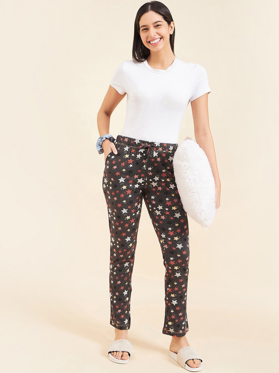 

Sweet Dreams Women Brown Geometric Printed Pure Cotton Lounge Pants
