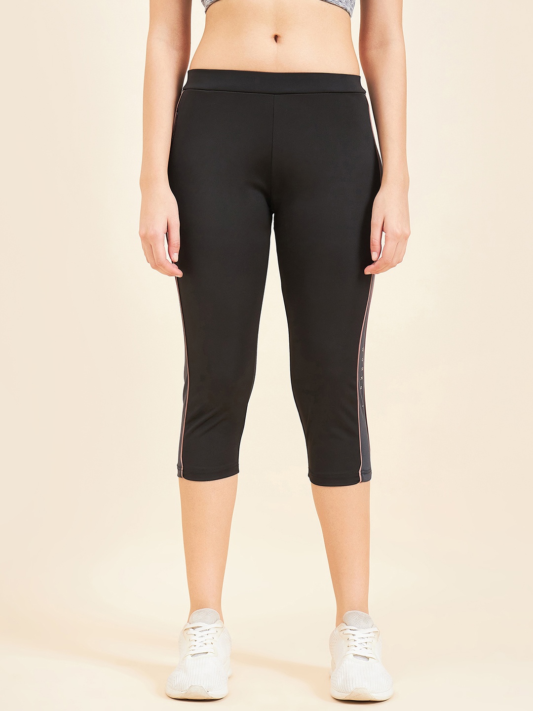 

Sweet Dreams Women Black Mid-Rise Capris