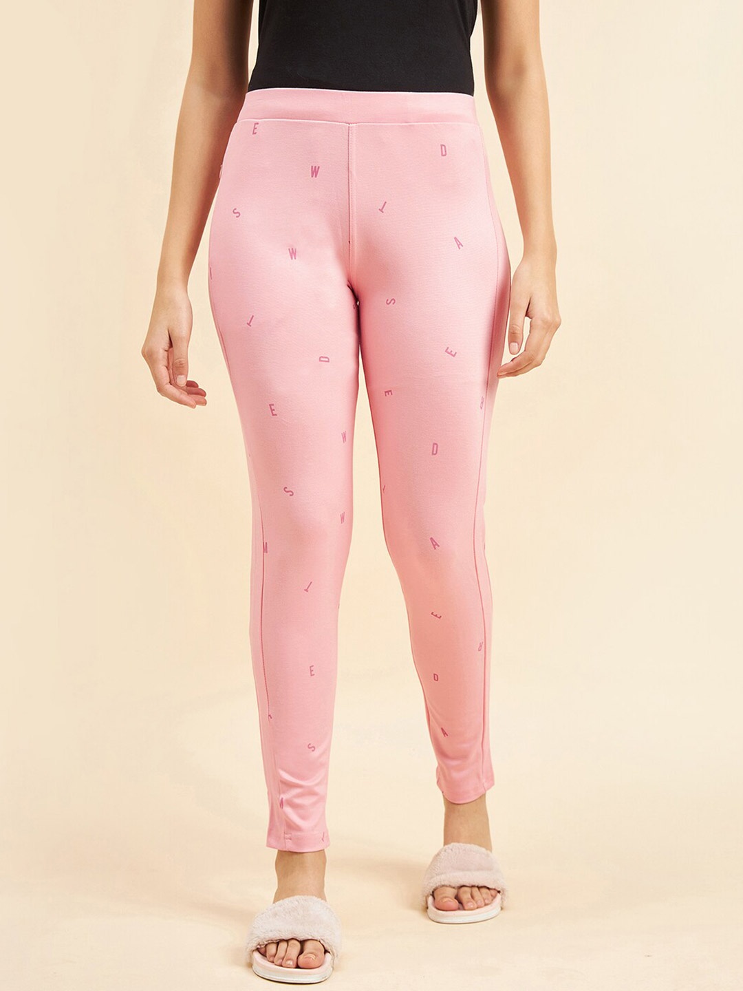 

Sweet Dreams Printed Mid-Rise Lounge Pants, Pink