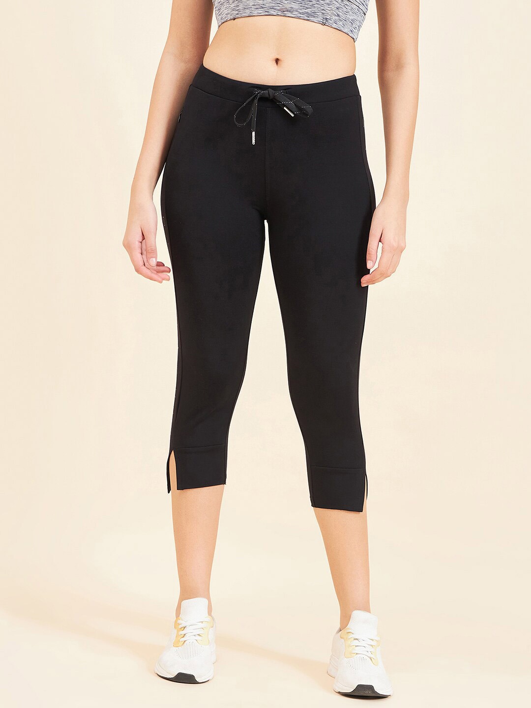 

Sweet Dreams Women Mid-Rise Cotton Capris, Black