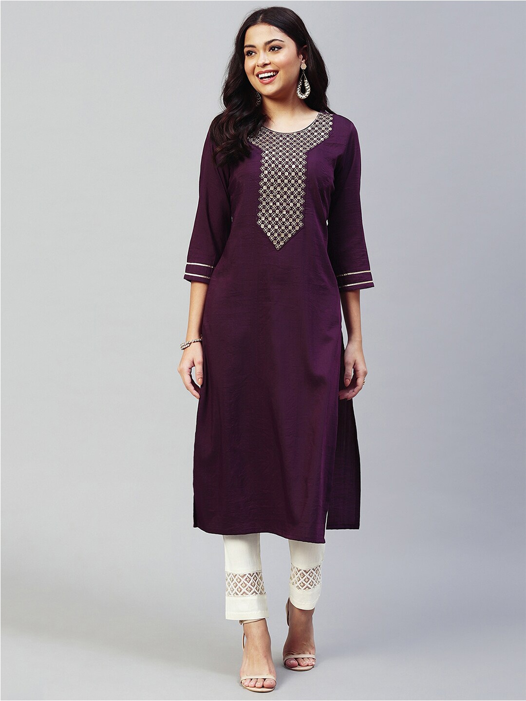

SKYLEE Floral Yoke Design Zari Cotton Silk Straight Kurta, Purple