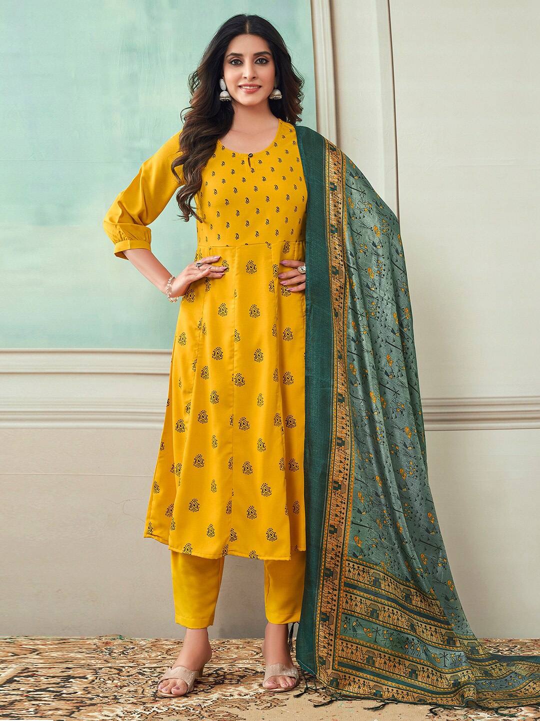 

KALINI Ethnic Motifs Printed Round Neck Three-Quarter Sleeves Kurta Set, Yellow