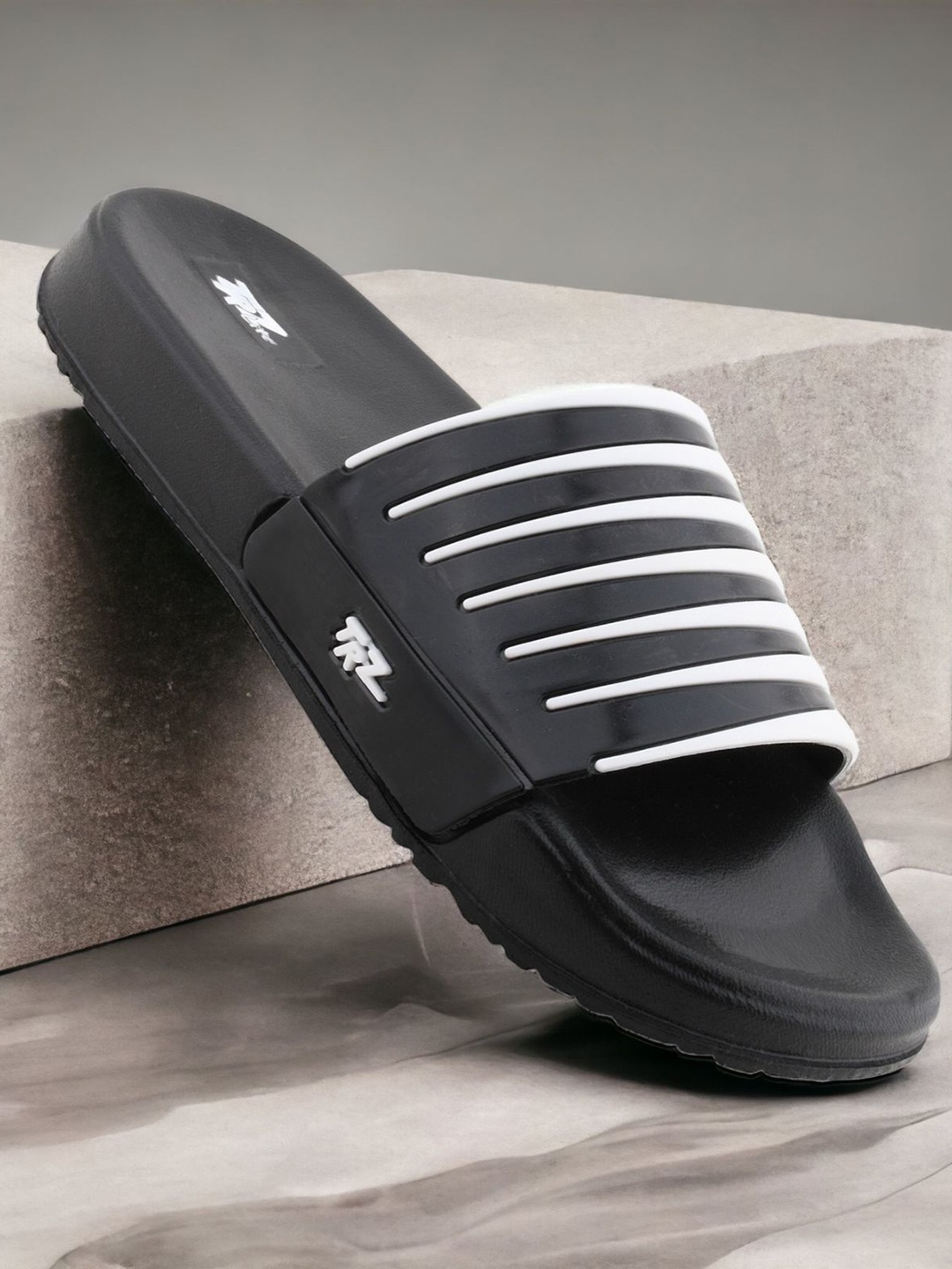 

BAESD Men Striped Sliders, Black