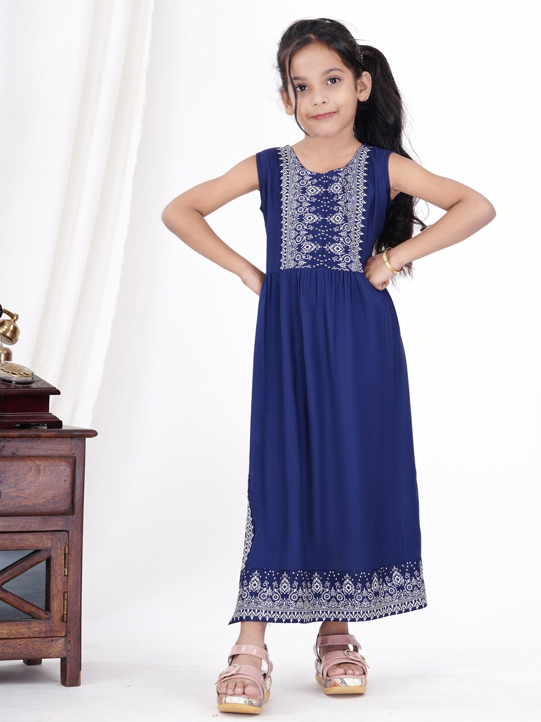 

DRESSAR Girls Ethnic Motifs Printed Maxi Dress, Blue