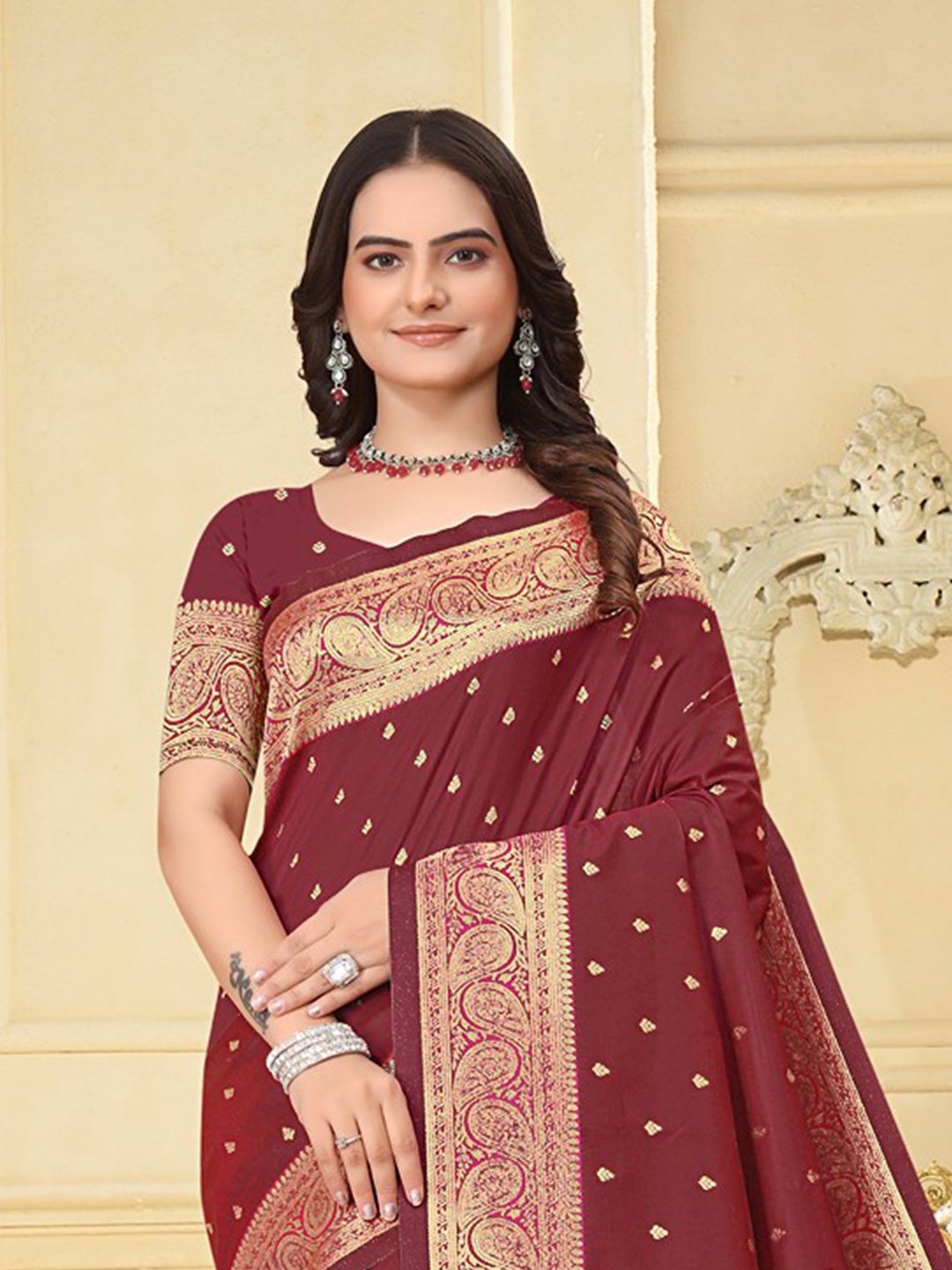 

Pionex Ethnic Motifs Woven Design Zari Pure Silk Banarasi Saree, Maroon