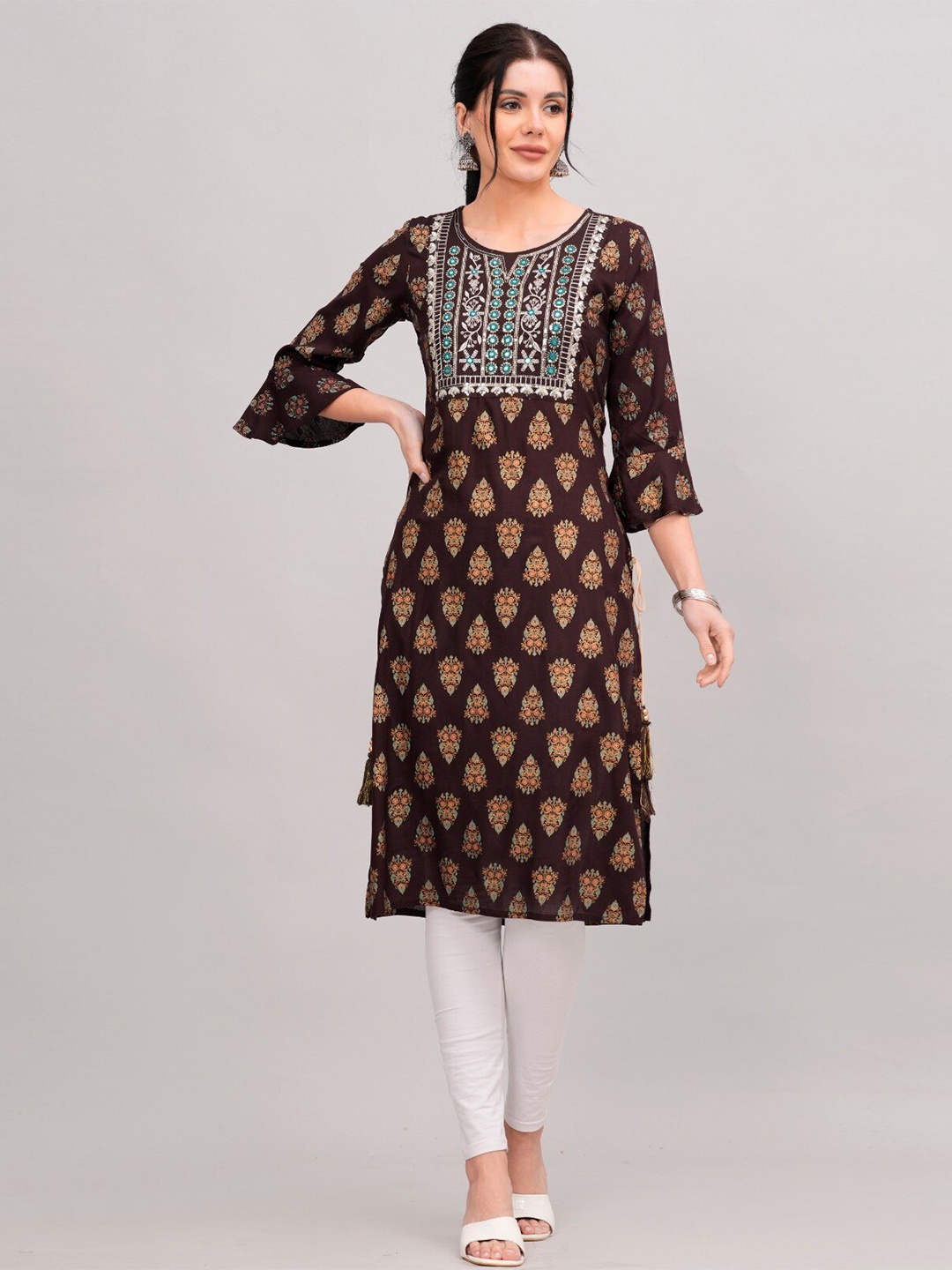 

MAUKA Ethnic Motifs Printed Mirror Work Straight Kurta, Brown