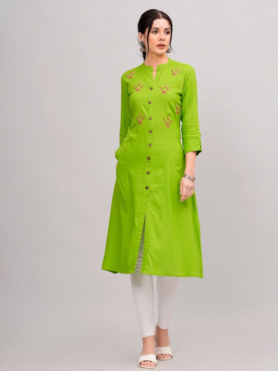 

MAUKA Embroidered Straight Kurta, Green