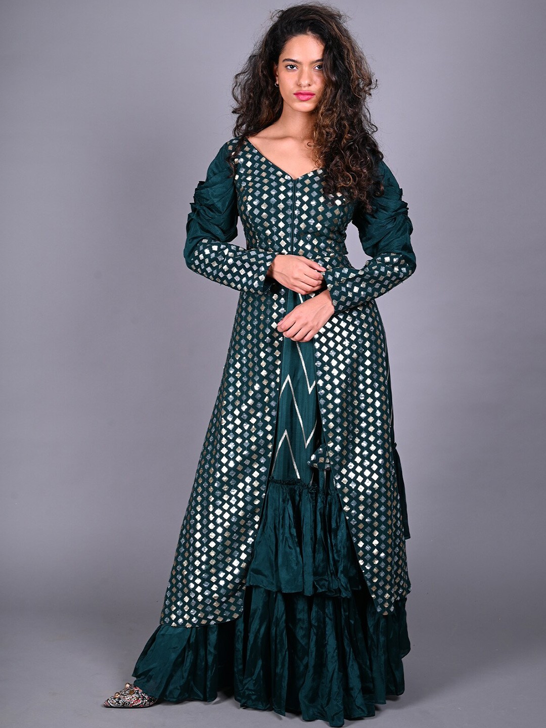 

ODETTE Embroidered Panelled Sequinned Kurta with Skirt, Green