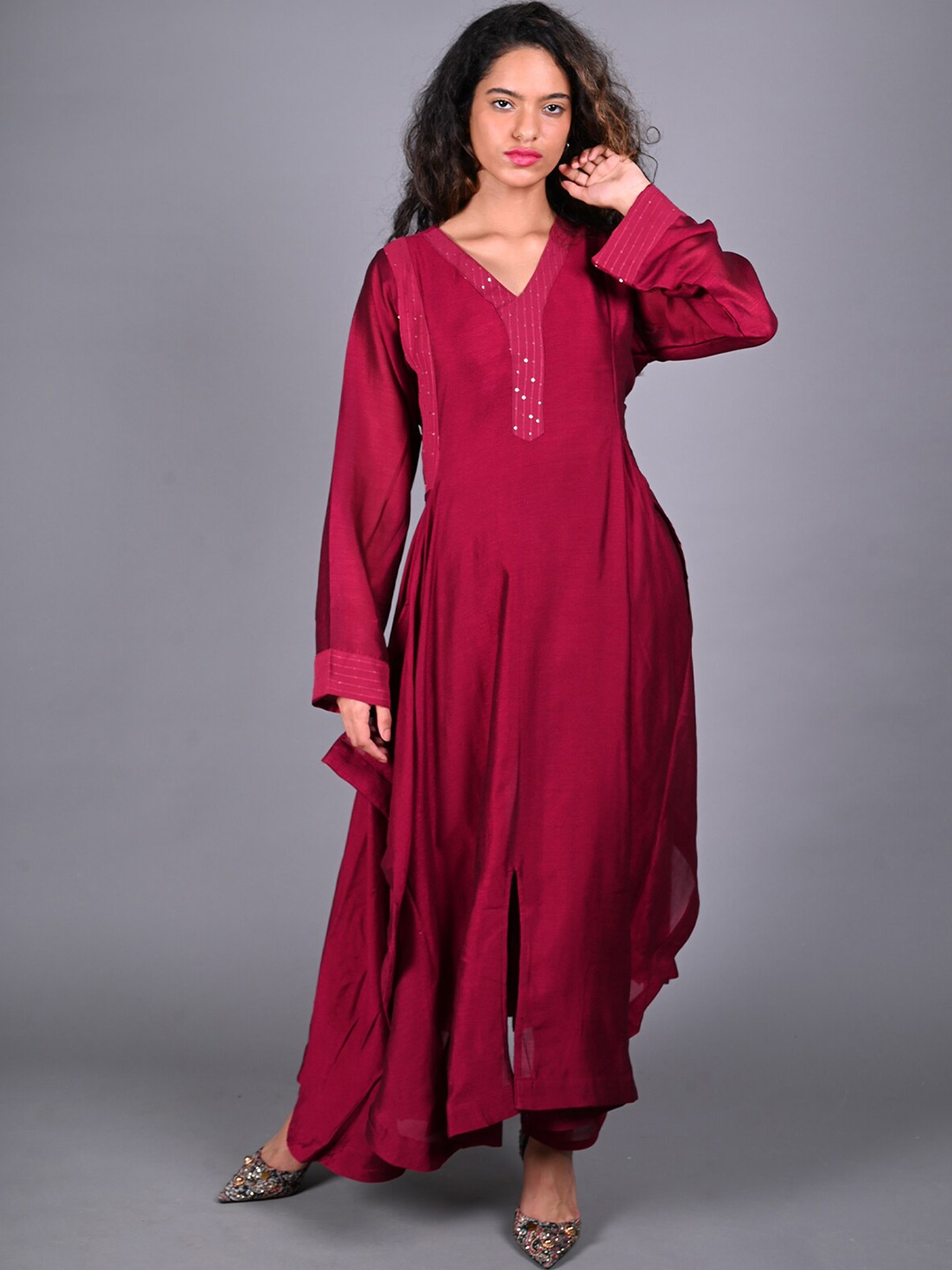 

ODETTE Regular Sequinned Silk Kurta with Trousers, Maroon