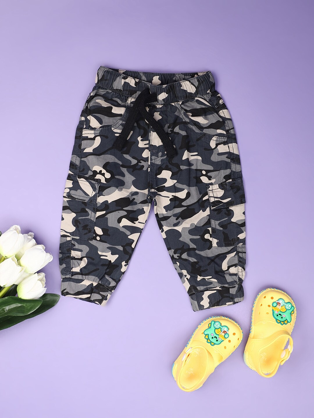 

V-Mart Kids Abstract Printed Slim Fit Cotton Jeans, Grey
