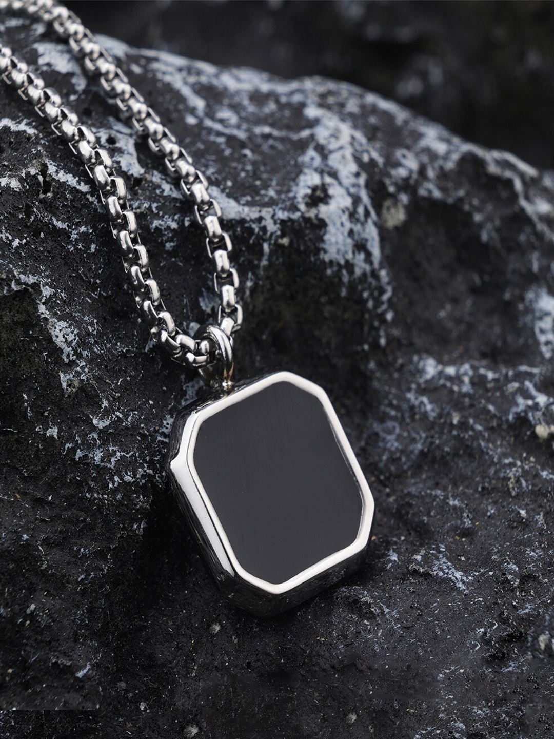 

Krelin Silver-Plated Octagonal-Shaped Pendant With Chain