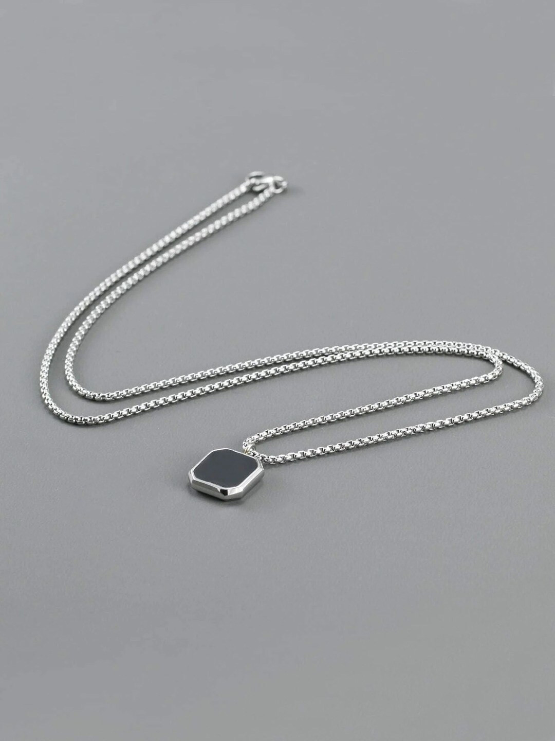

Krelin Silver-Plated Octagonal-Shaped Pendant With Chain