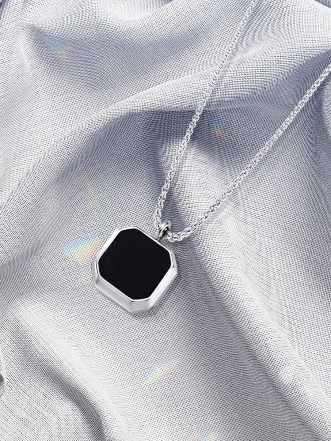 

FIMBUL Silver-Plated Octagonal-Shaped Pendant With Chain