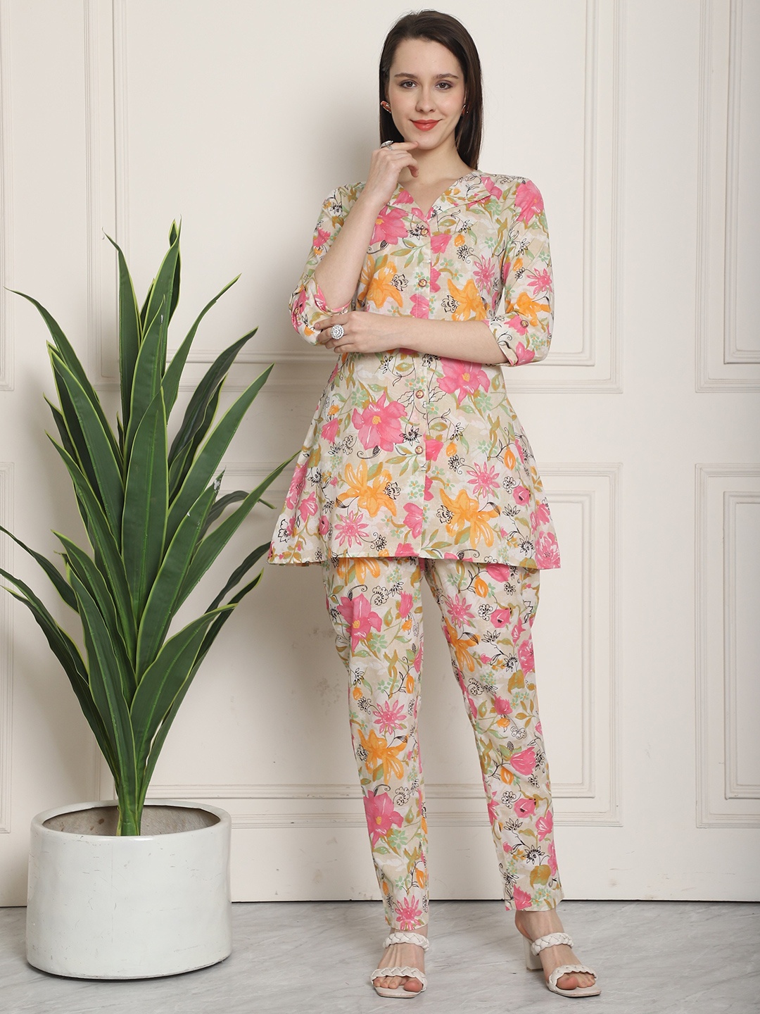 

Rajnandini Printed Notched Lapel-Collar Co-Ords, Beige