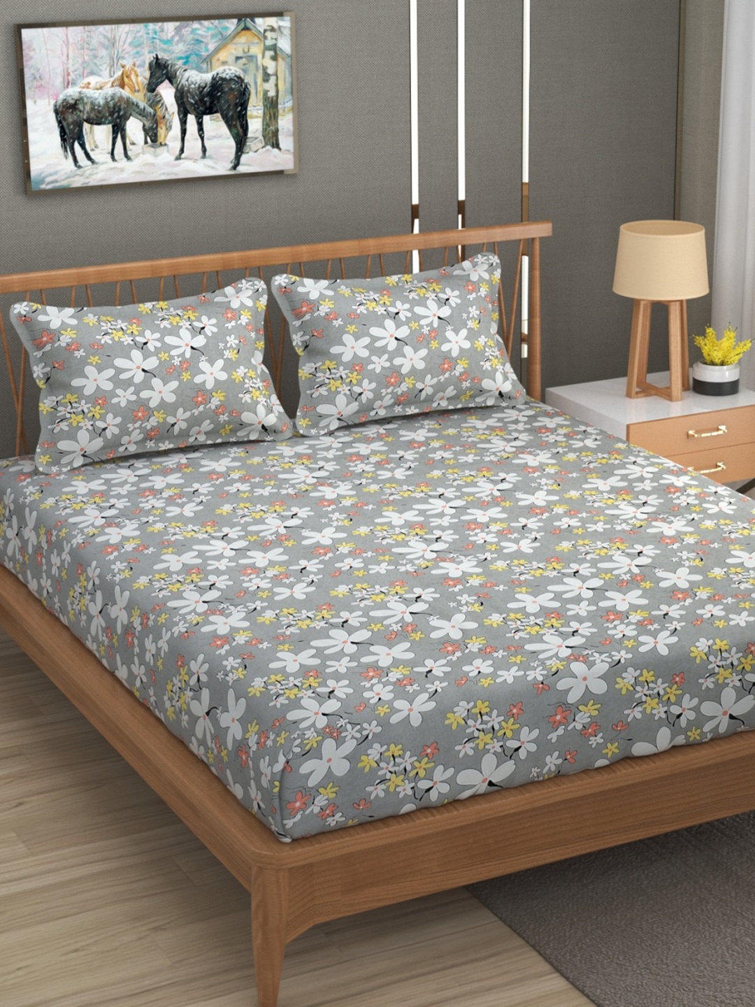 

Aura Grey & White Floral 180 TC Queen Bedsheet With 2 Pillow Covers