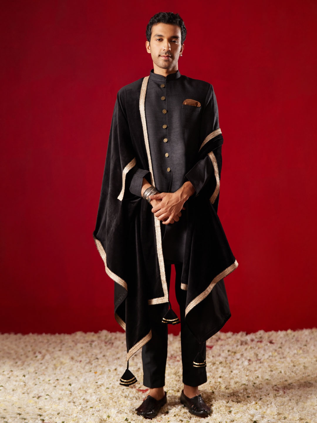

VASTRAMAY Mandarin Collar Sherwani And Pyjama With Velvet Dupatta, Black