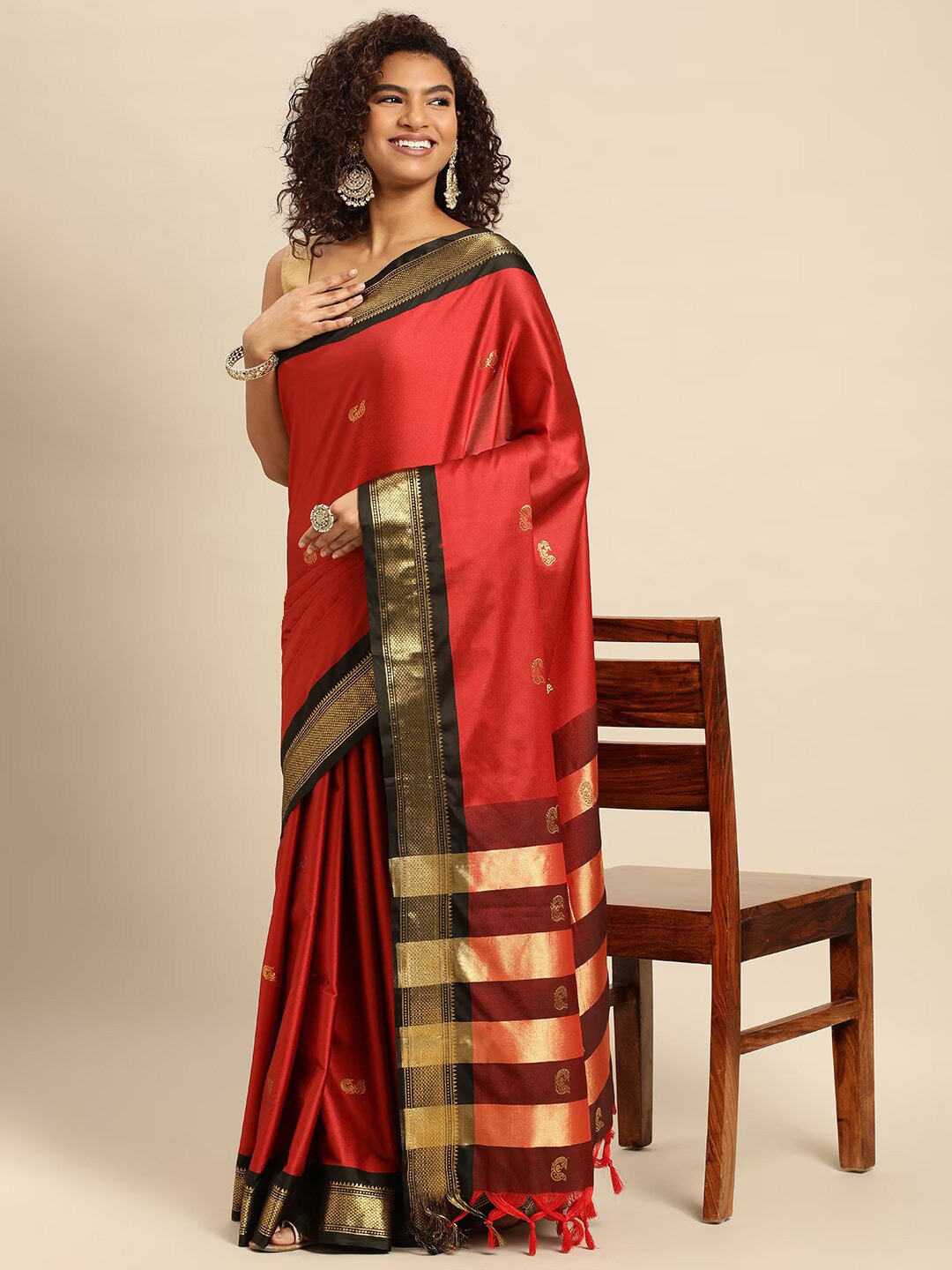 

WINKLECART Ethnic Motifs Woven Design Zari Pure Silk Mysore Silk Saree, Red