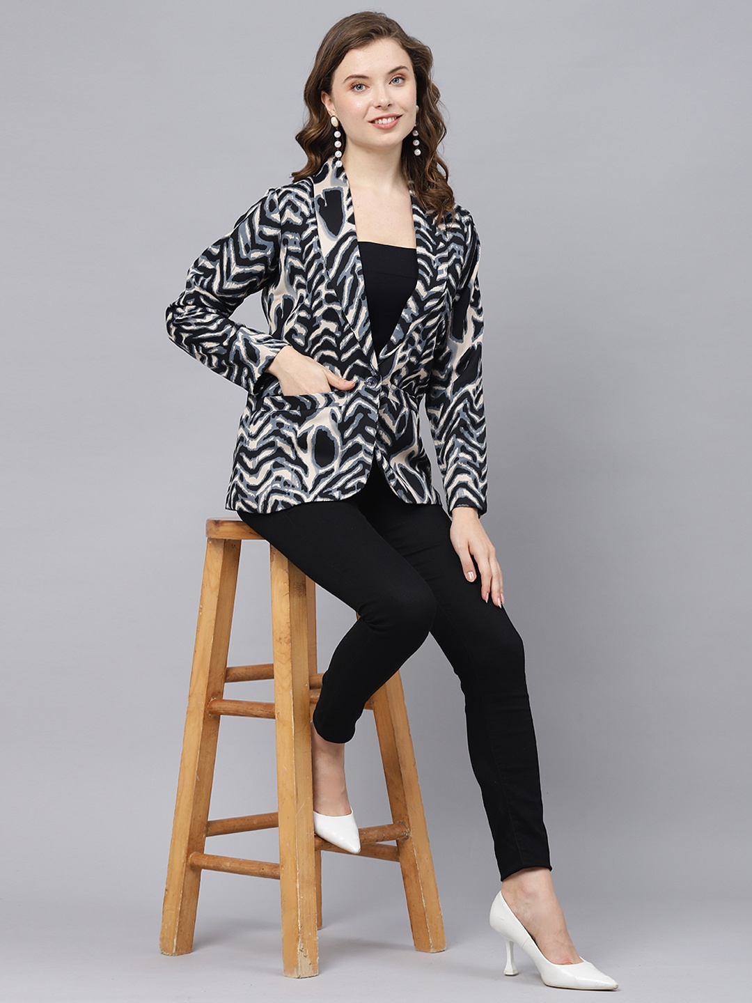

DEEBACO Animal Printed Single Breasted Blazer, Black