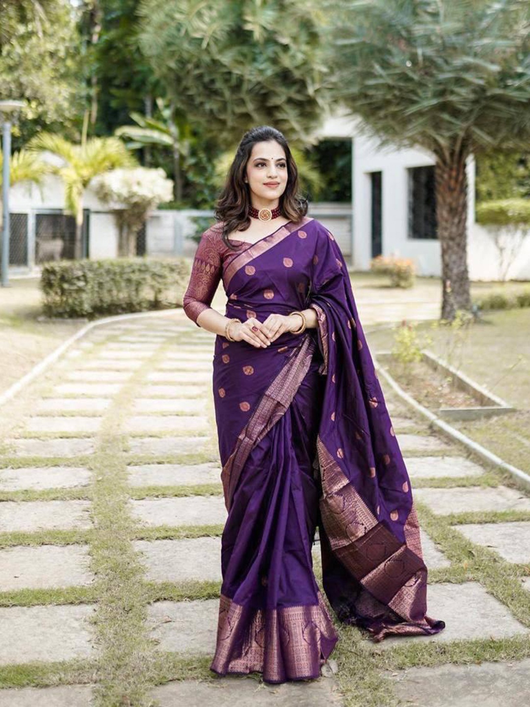 

Mitera Woven Design Zari Art Silk Saree, Purple