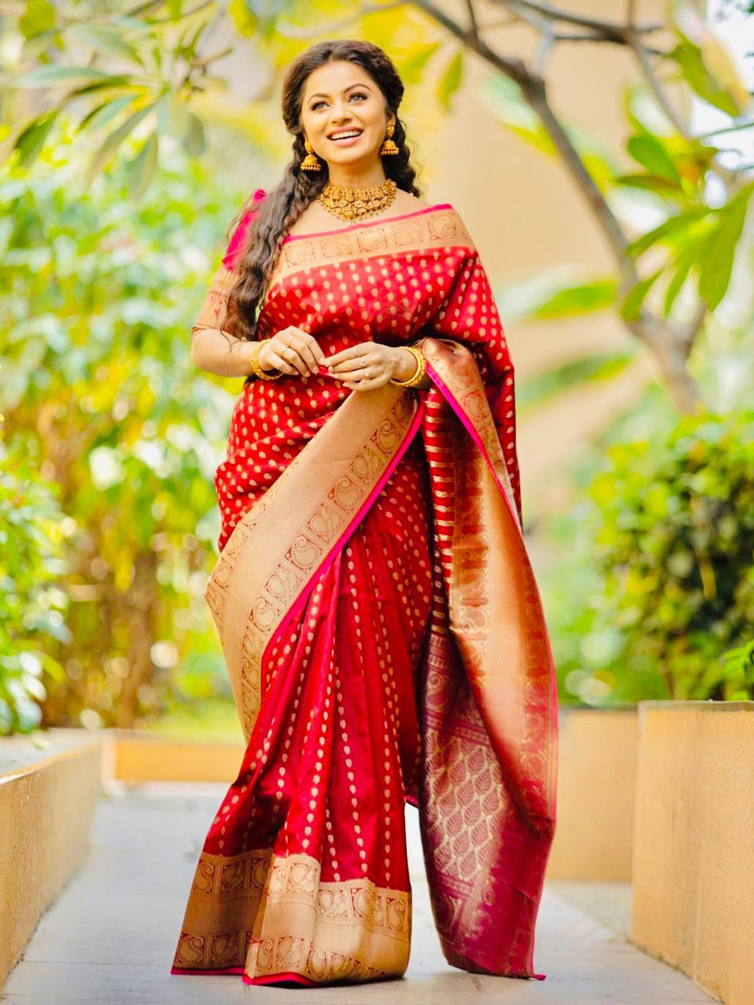 

Mitera Woven Design Zari Art Silk Saree, Red