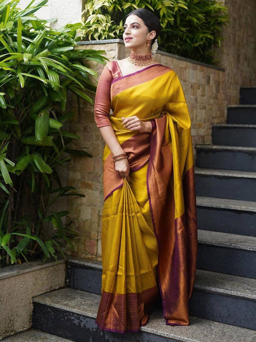 

Mitera Woven Design Zari Art Silk Saree, Yellow