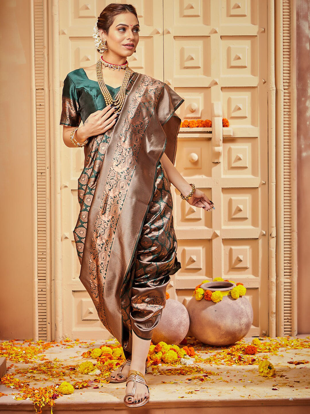 

Mitera Woven Design Zari Art Silk Saree, Green