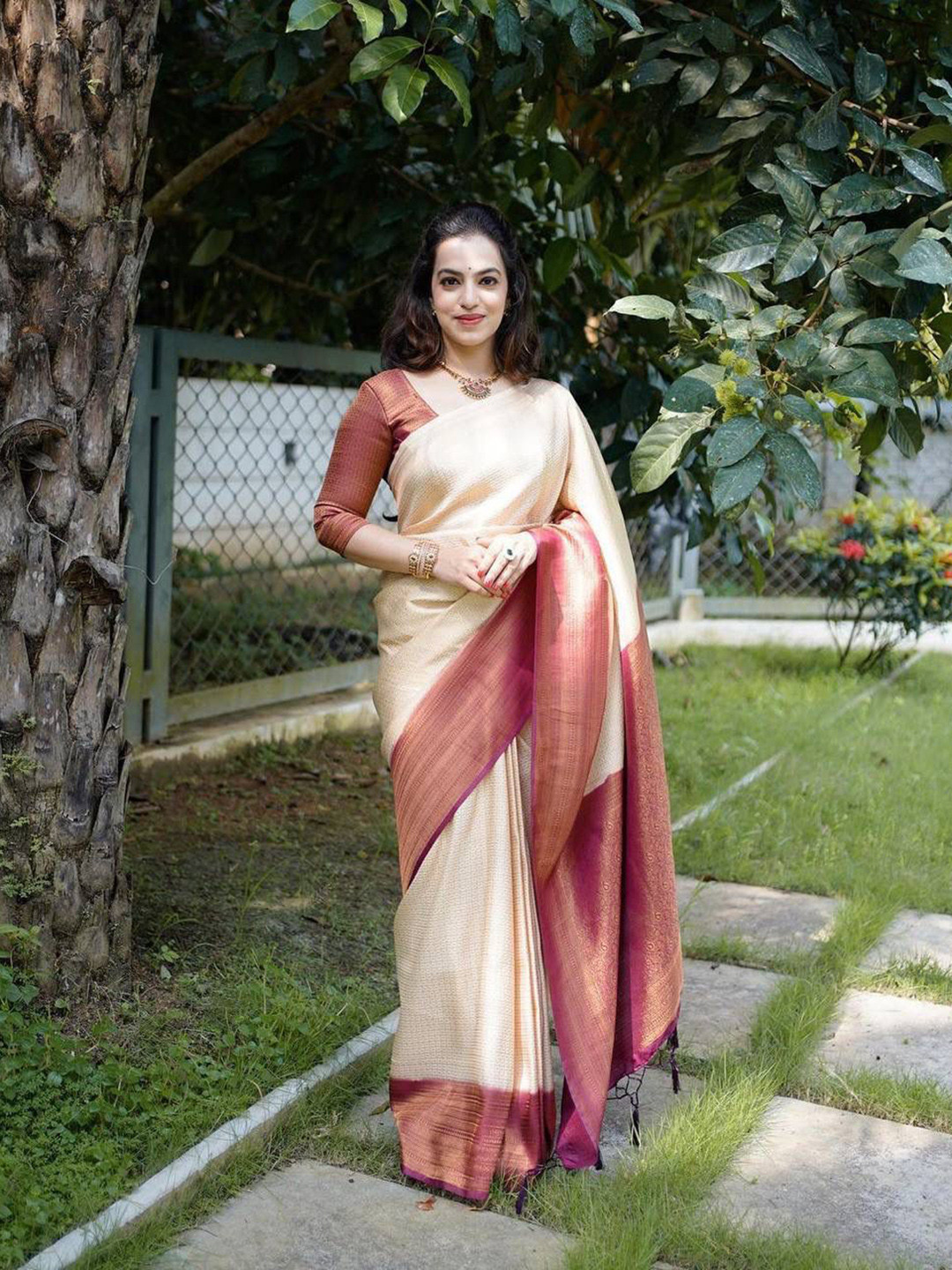 

Mitera Woven Design Zari Art Silk Saree, Cream