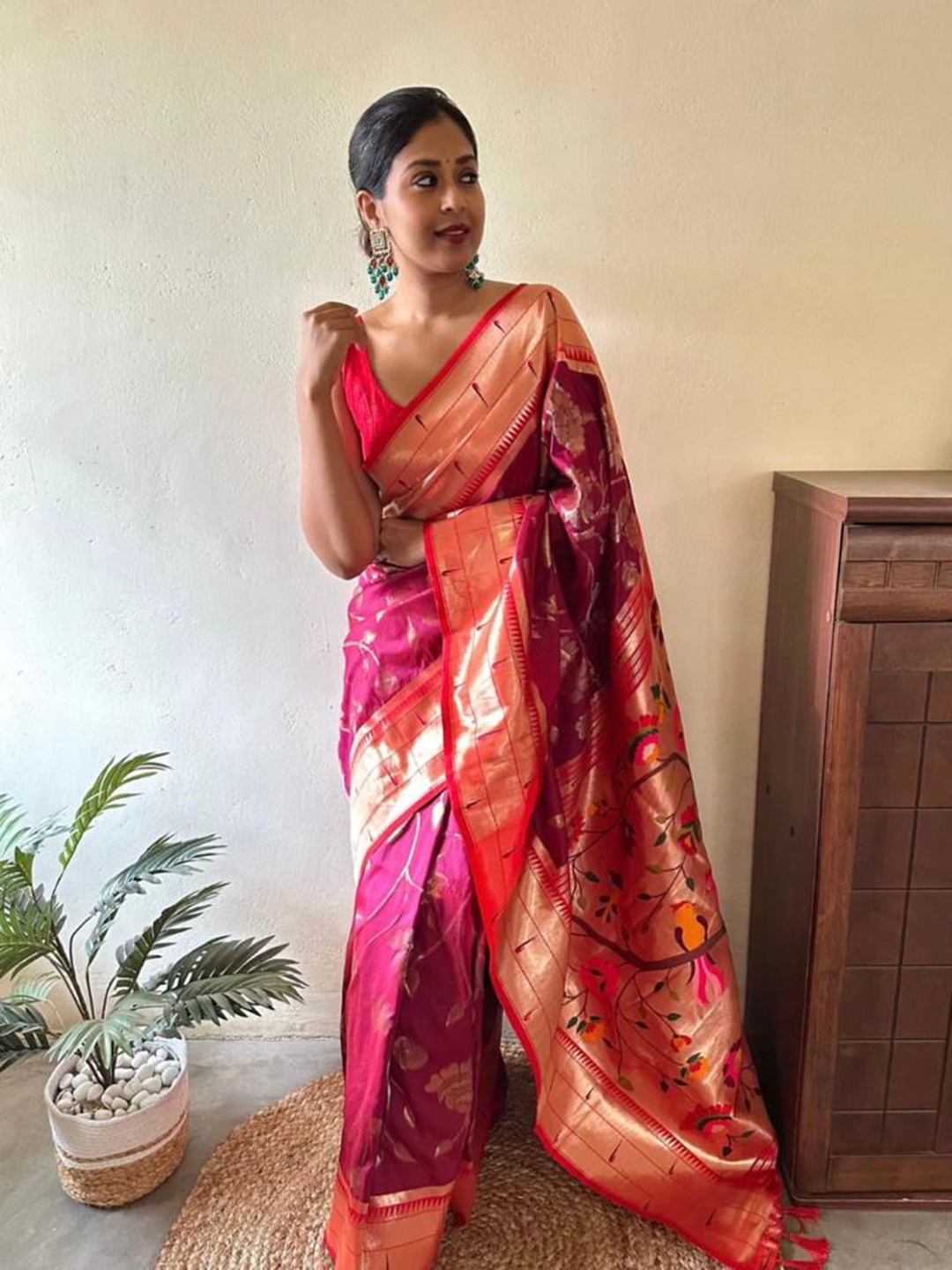 

Mitera Purple & Gold Toned Ethnic Motifs Woven Design Zari Art Silk Saree