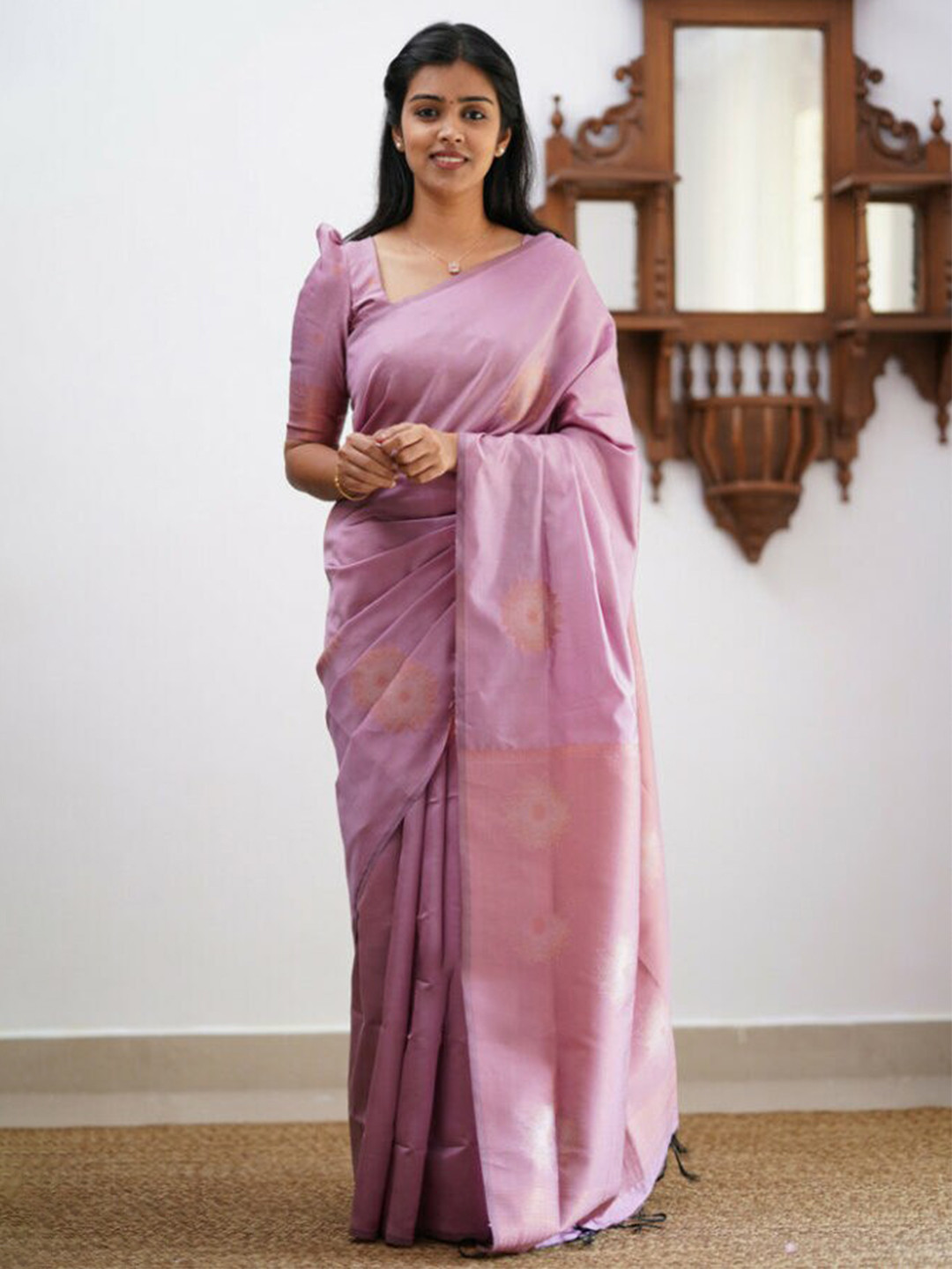 

Mitera Lavender & Gold-Toned Ethnic Motifs Zari Art Silk Saree