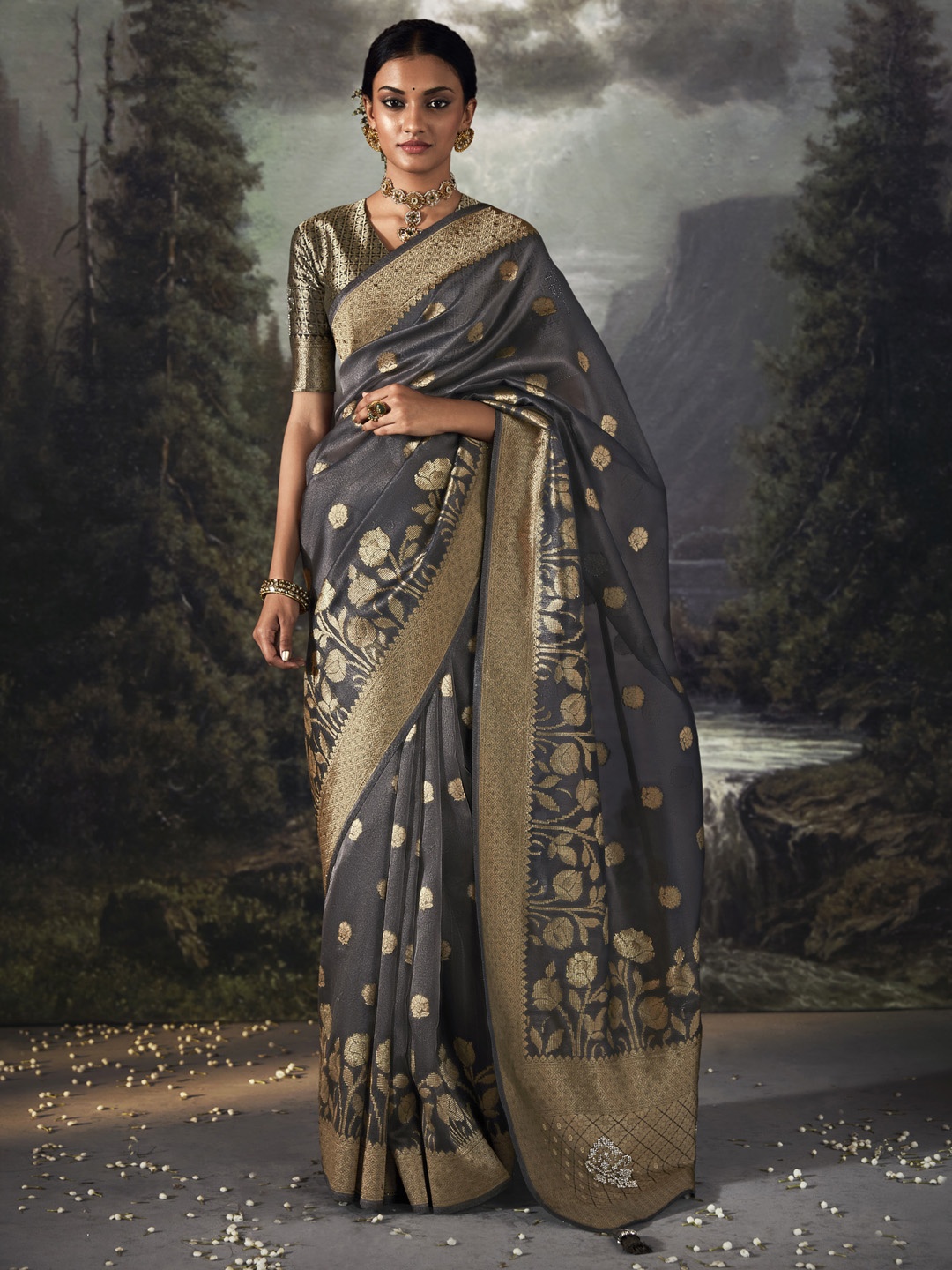 

Mitera Grey & Gold-Toned Ethnic Motifs Tissue Zari Banarasi Saree
