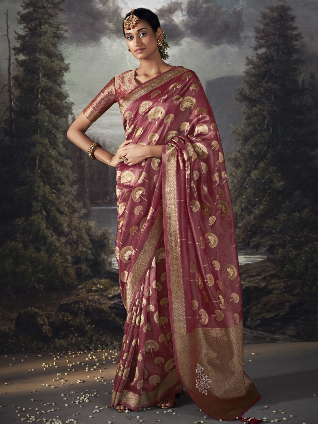 

Mitera Pink & Gold-Toned Ethnic Motifs Zari Tissue Banarasi Saree