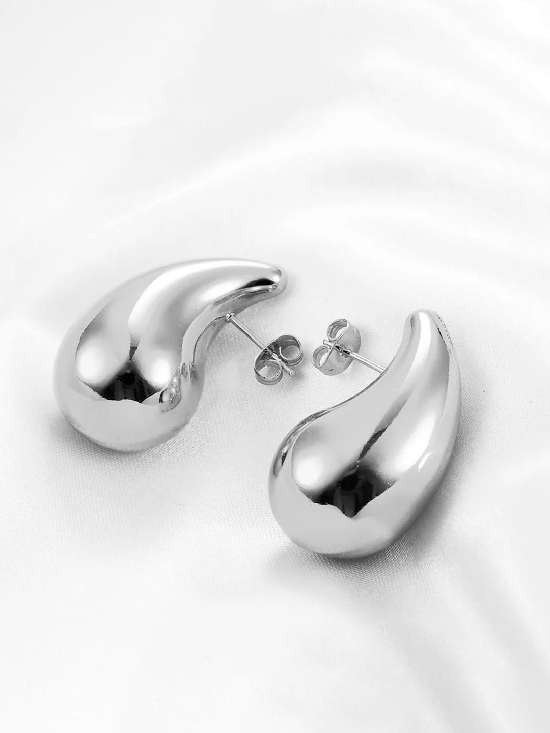 

FIMBUL Silver-Plated Teardrop Shaped Drop Earrings