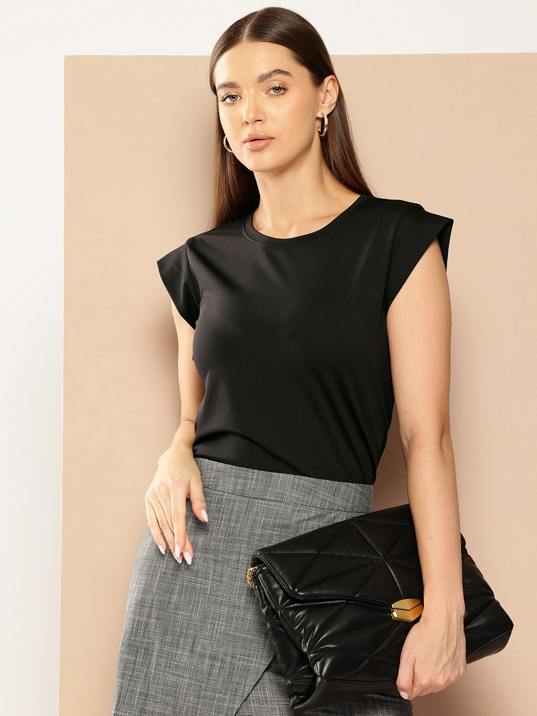 

Chemistry Round Neck Cap Sleeves Top, Black
