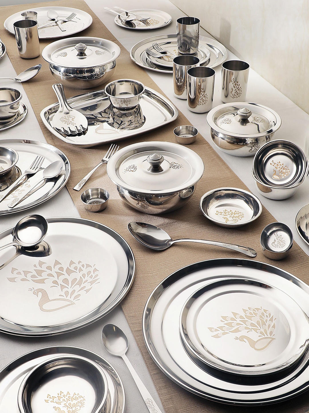 

Classic Essentials Stainless Steel Silver Toned 12 Pieces Peacock Dinner Set