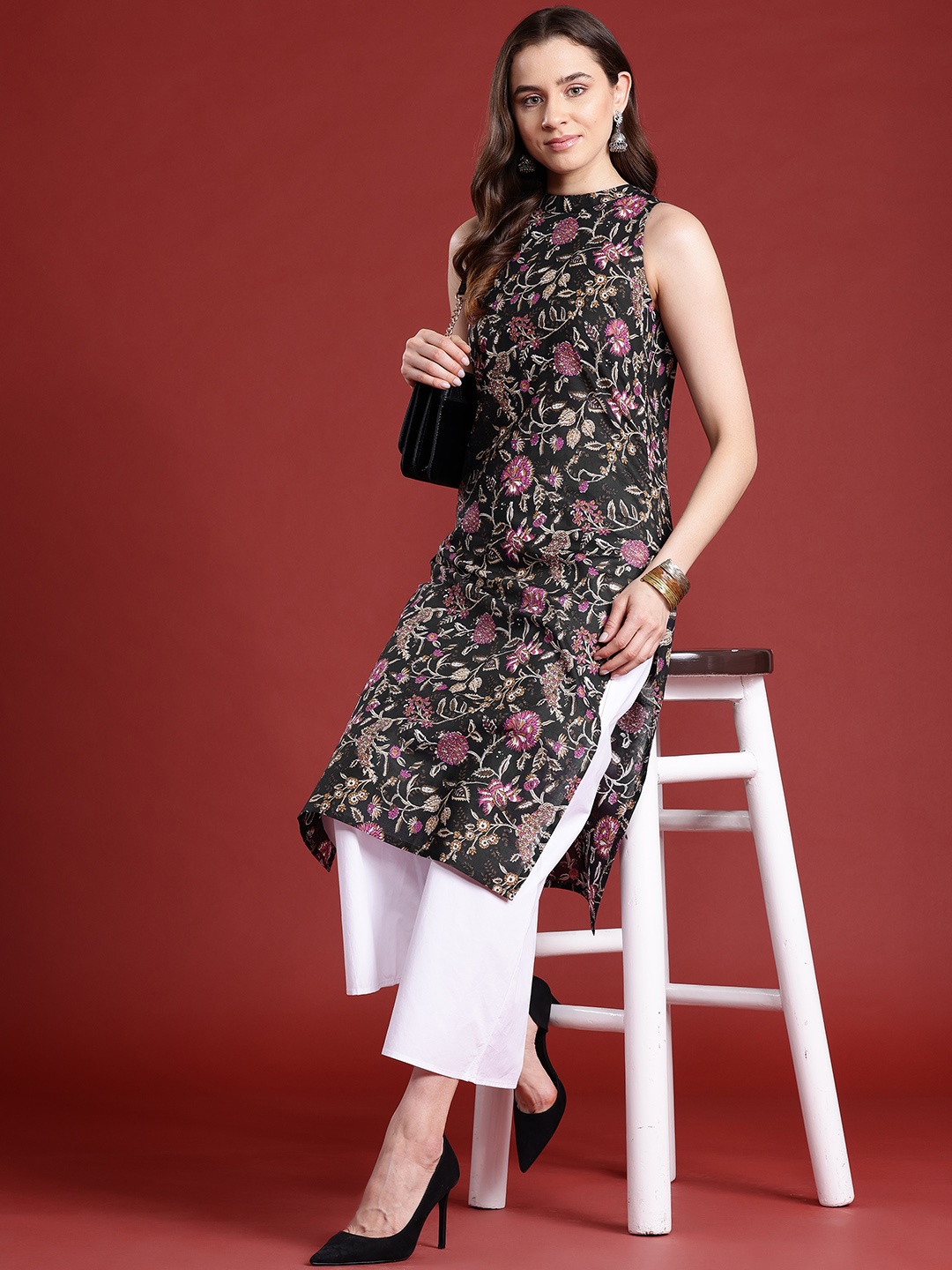 

Anouk Floral Printed Halter Neck Pure Cotton Straight Kurta, Black