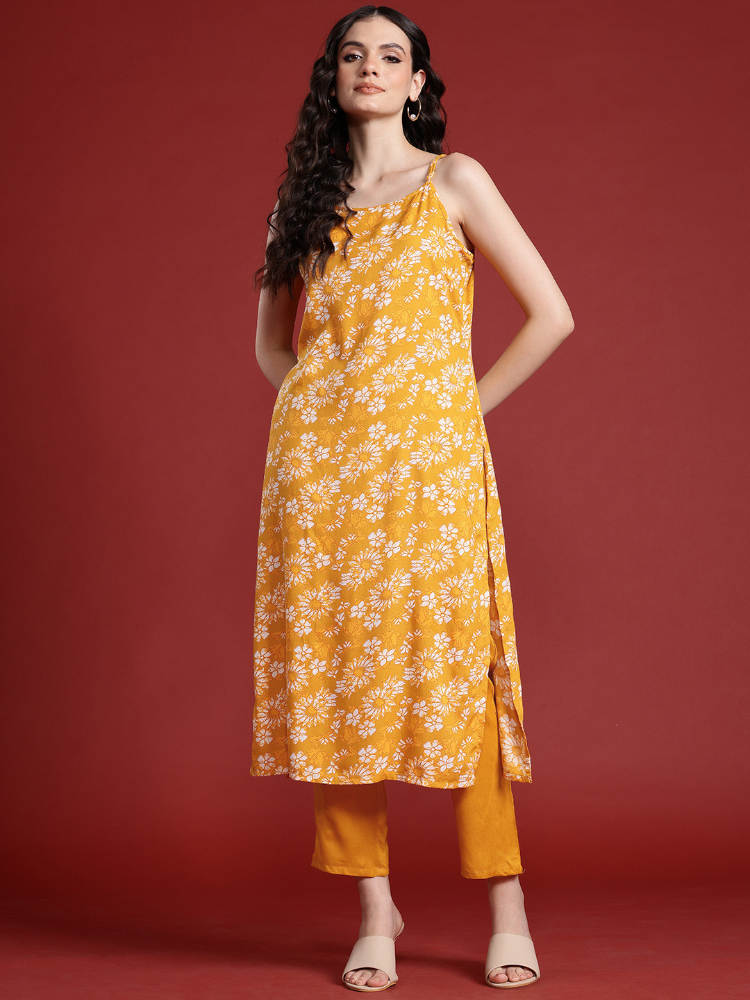 

Anouk Women Floral Printed Kurta With Trousers, Mustard