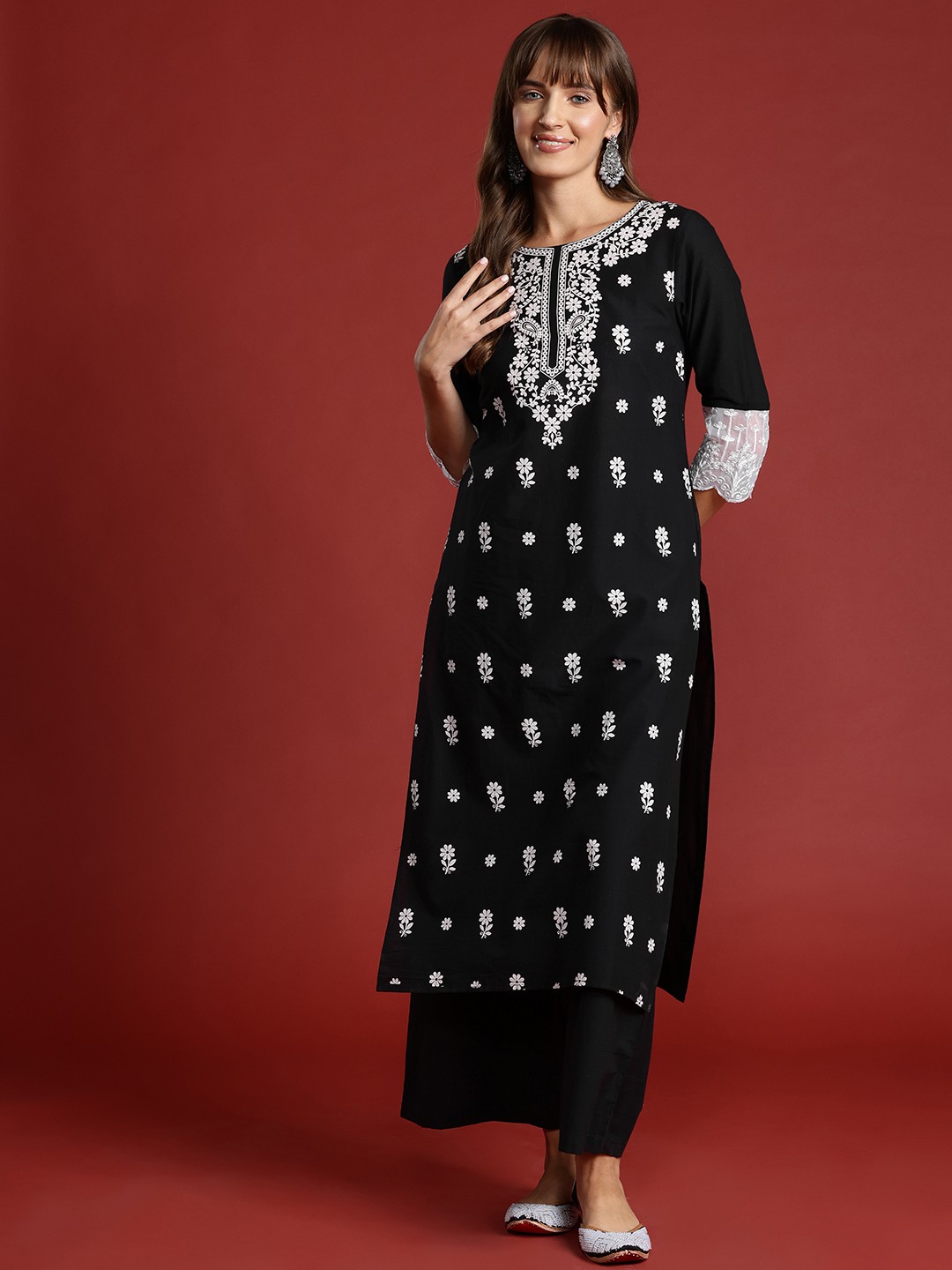 

Anouk Floral Printed Thread Work Detail Pure Cotton Kurta Set, Black