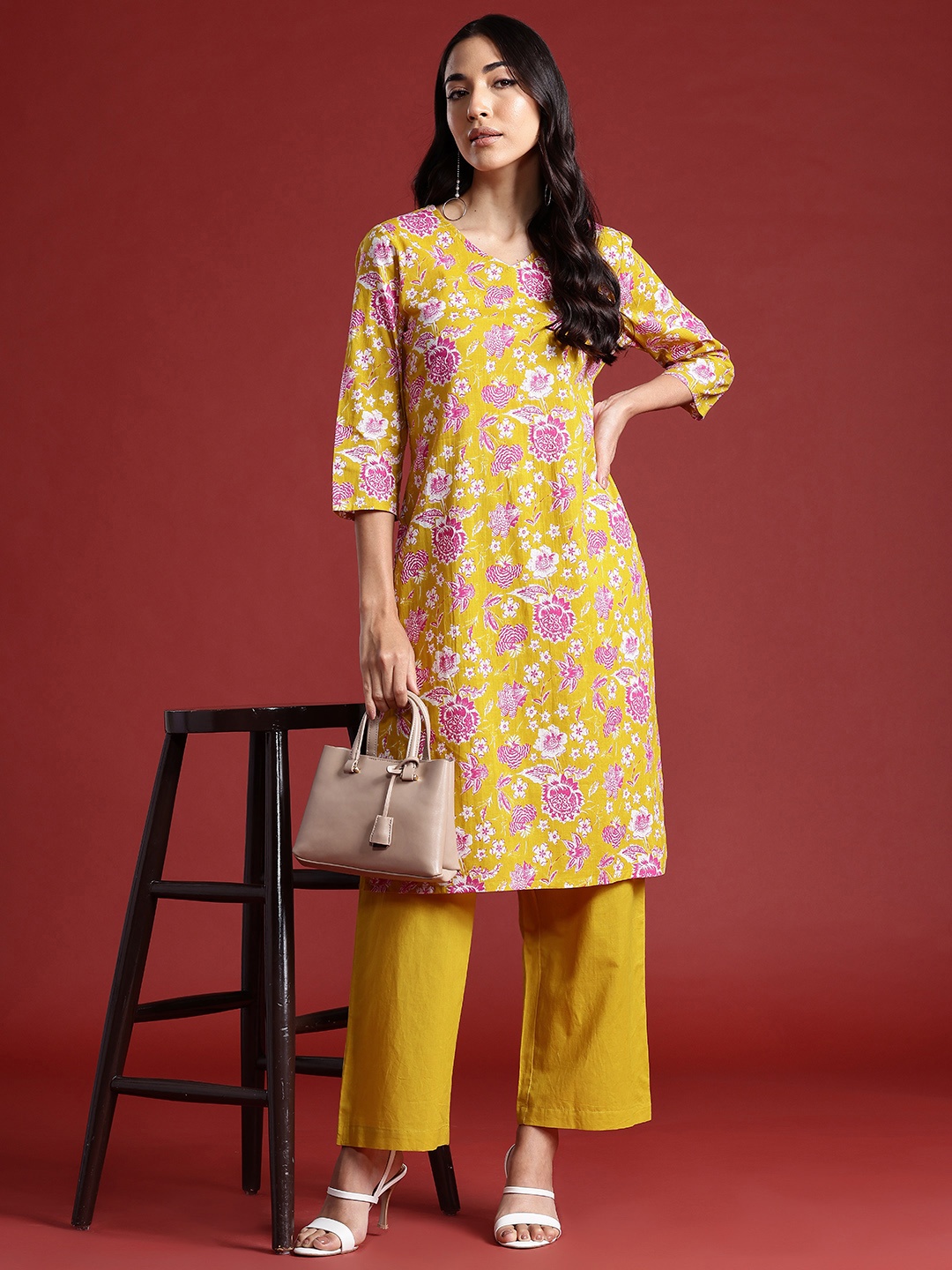 

Anouk Women Floral Printed Kurta with Trousers, Mustard