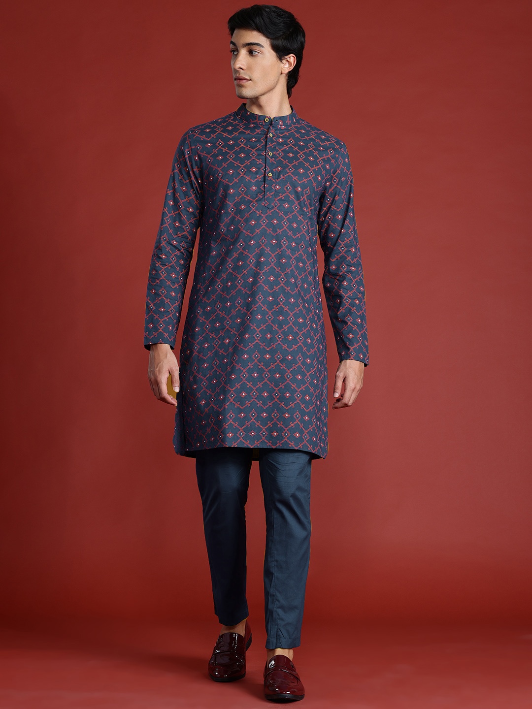 

Anouk Ethnic Motifs Print Pure Cotton Kurta with Pyjamas, Navy blue