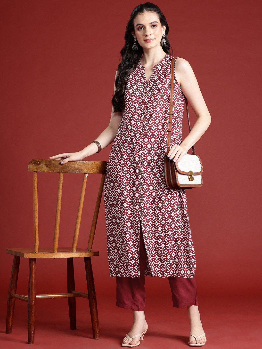 

Anouk Printed Straight Kurta with Trousers, Maroon