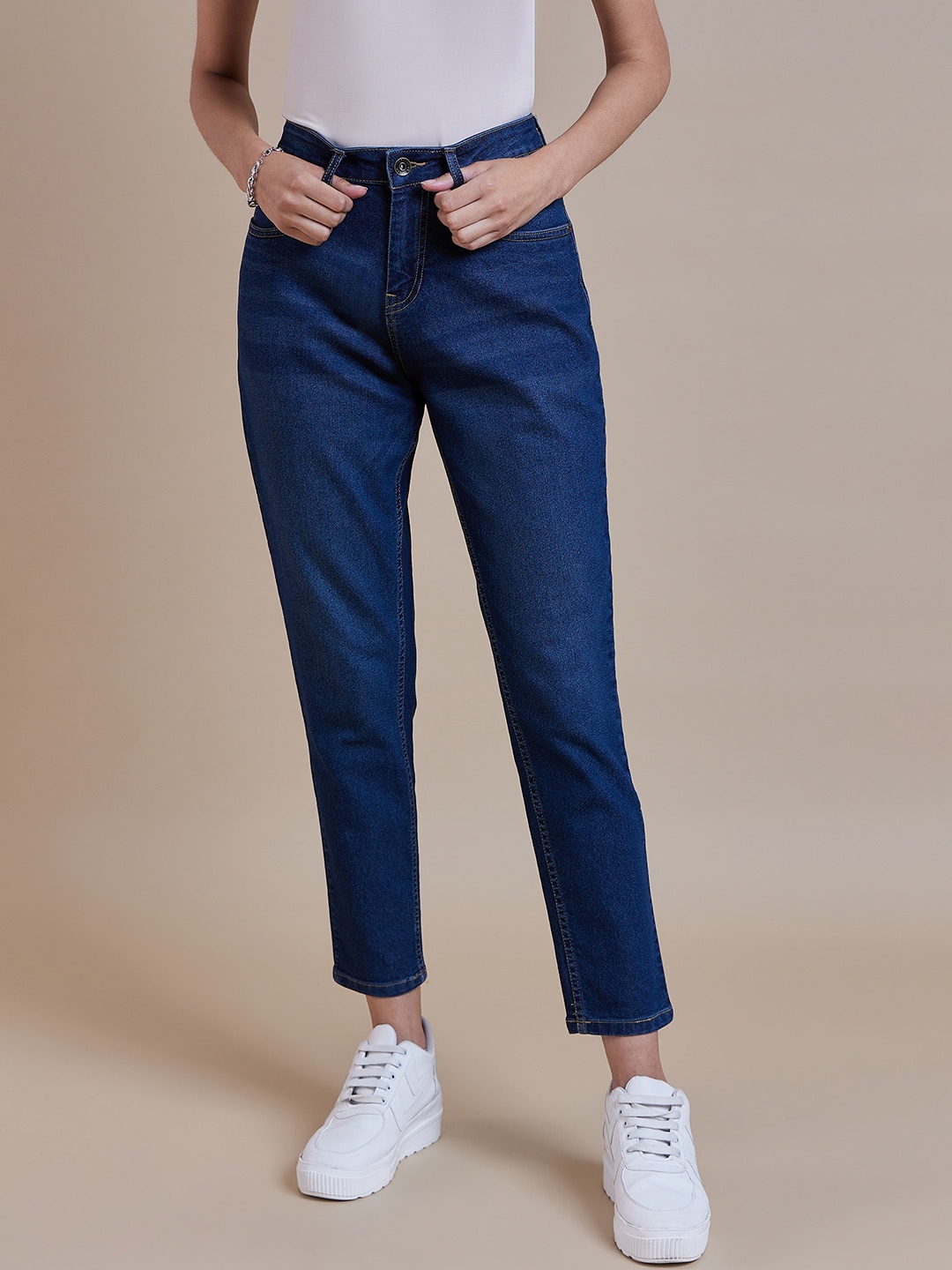 

The Roadster Lifestyle Co. Women Blue Comfort High-Rise Stretchable Jeans