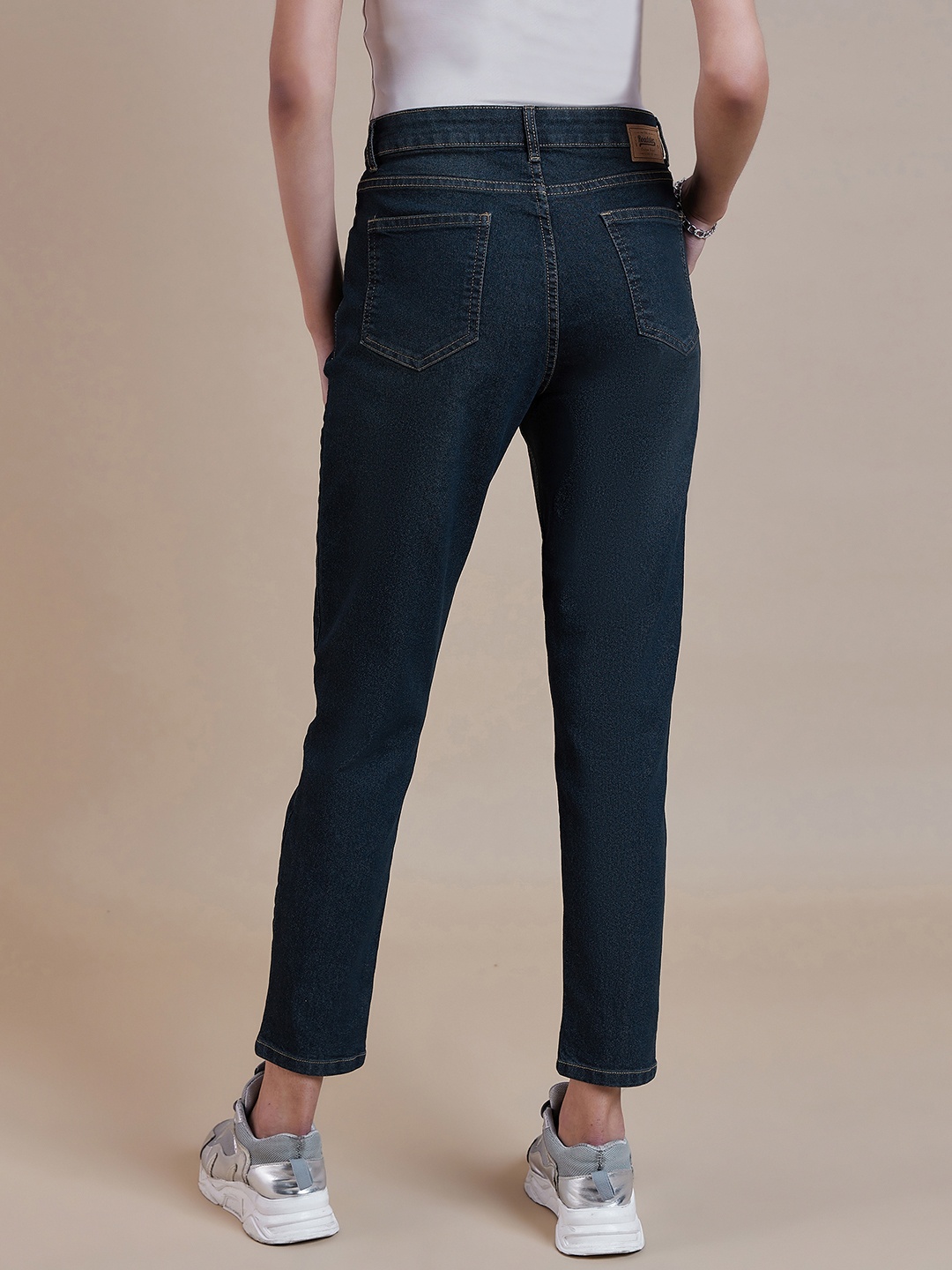 

The Roadster Lifestyle Co. Women Blue Comfort Mom Fit High-Rise Stretchable Jeans